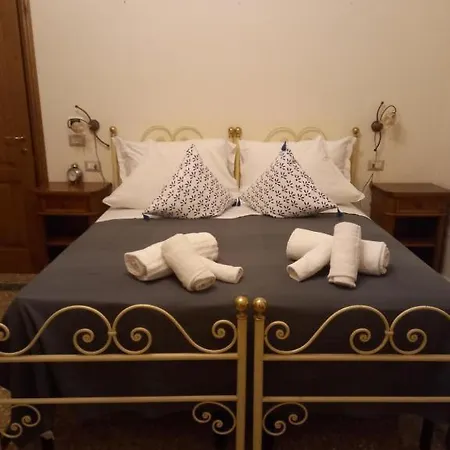 Melany Vicino Centro Bed & Breakfast *